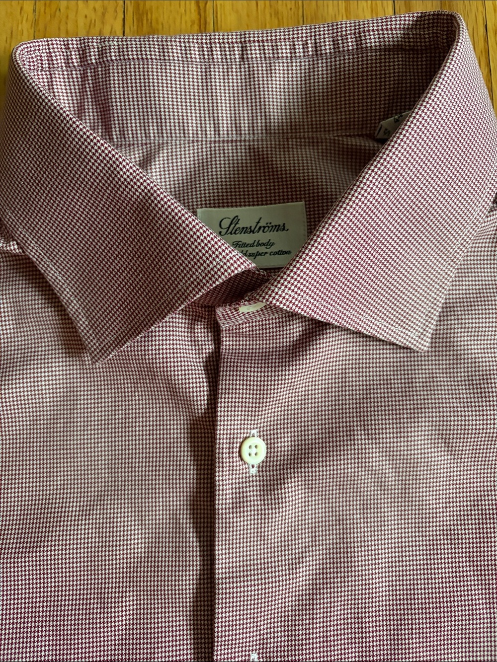 Stenströms Red Micro-Houndstooth Dress Shirt — Tailored Spread Collar 17.5/44